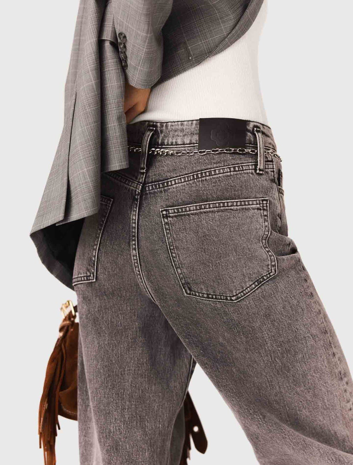 Wide-leg jeans with chain-link belt | Maje