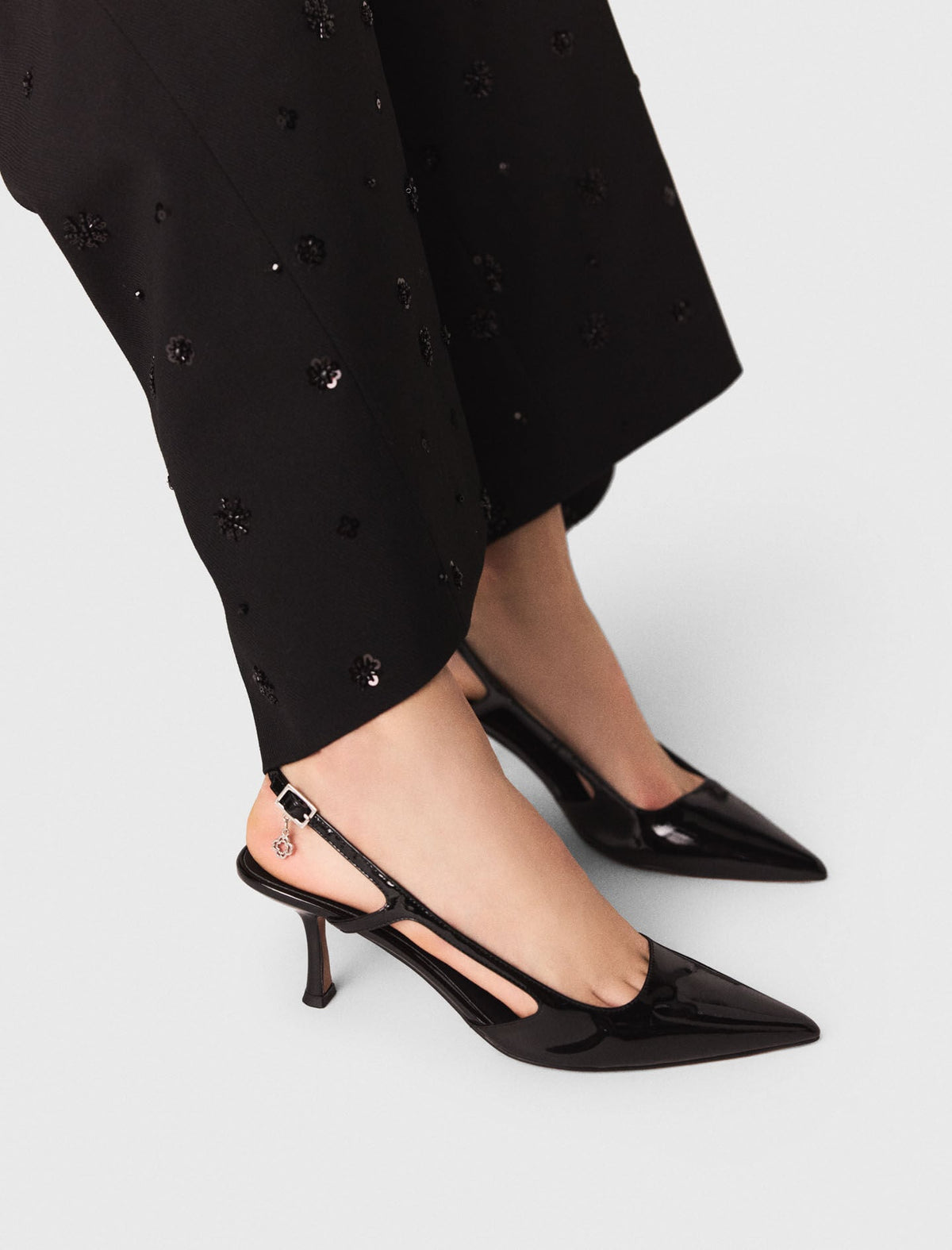 Patent leather slingback pumps | Maje