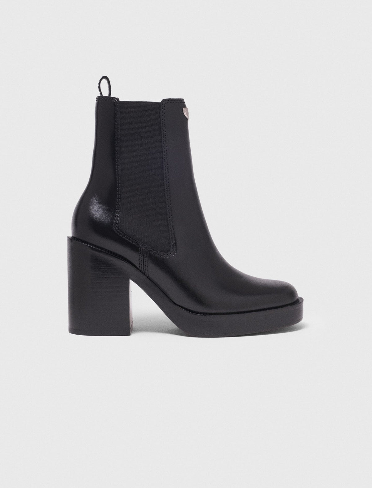 Heeled leather chelsea boot | Maje