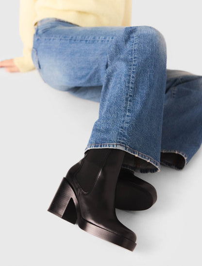 Heeled leather chelsea boot | Maje