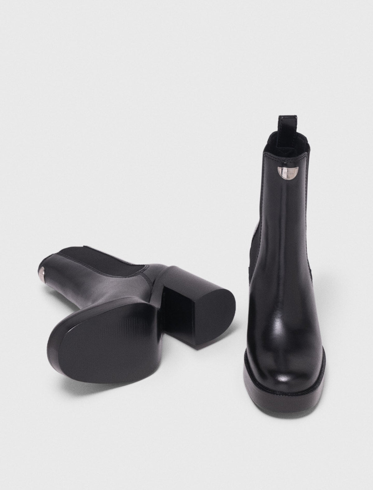 Heeled leather chelsea boot | Maje