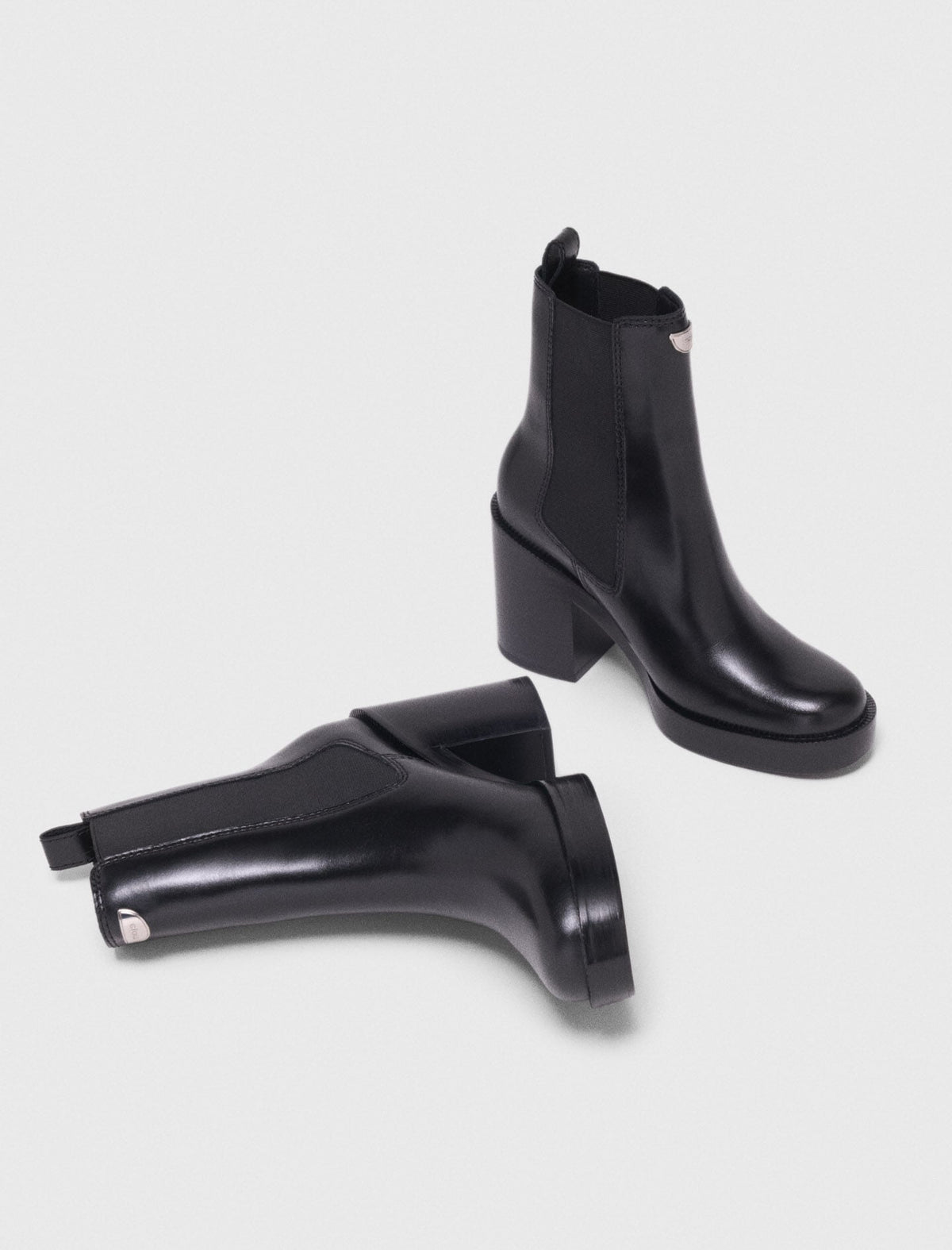 Heeled leather chelsea boot | Maje