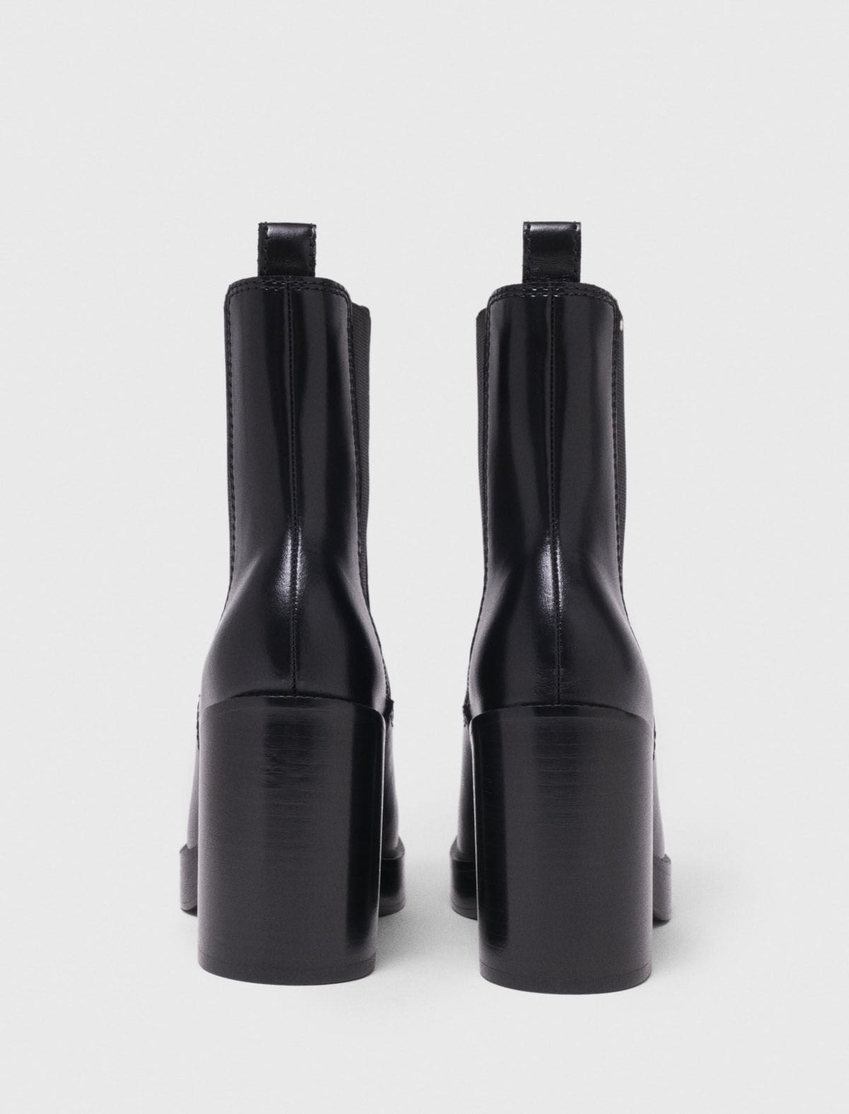 Heeled leather chelsea boot | Maje