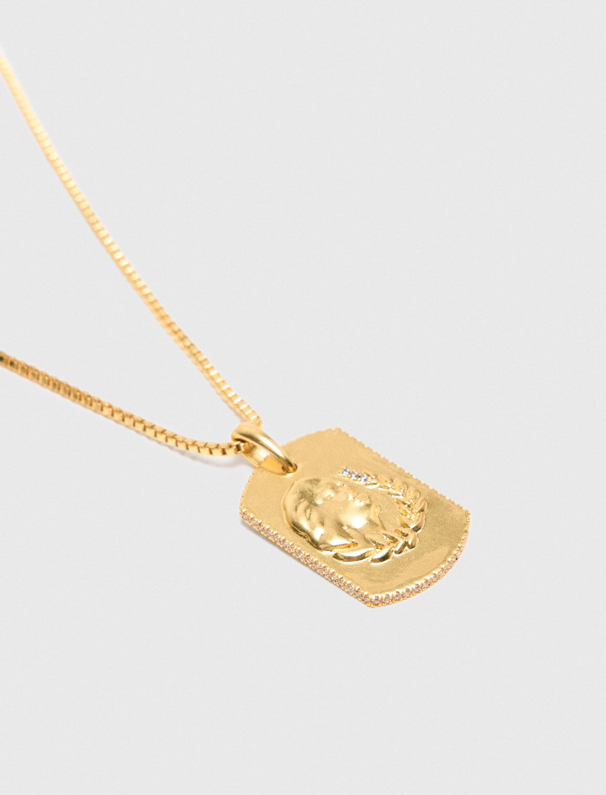 Zodiac sign plaque necklace | Maje