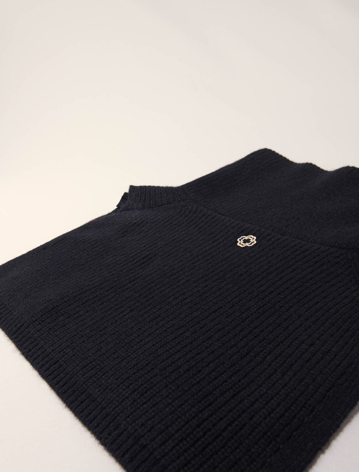 Button-up wool mix collar wrap | Maje